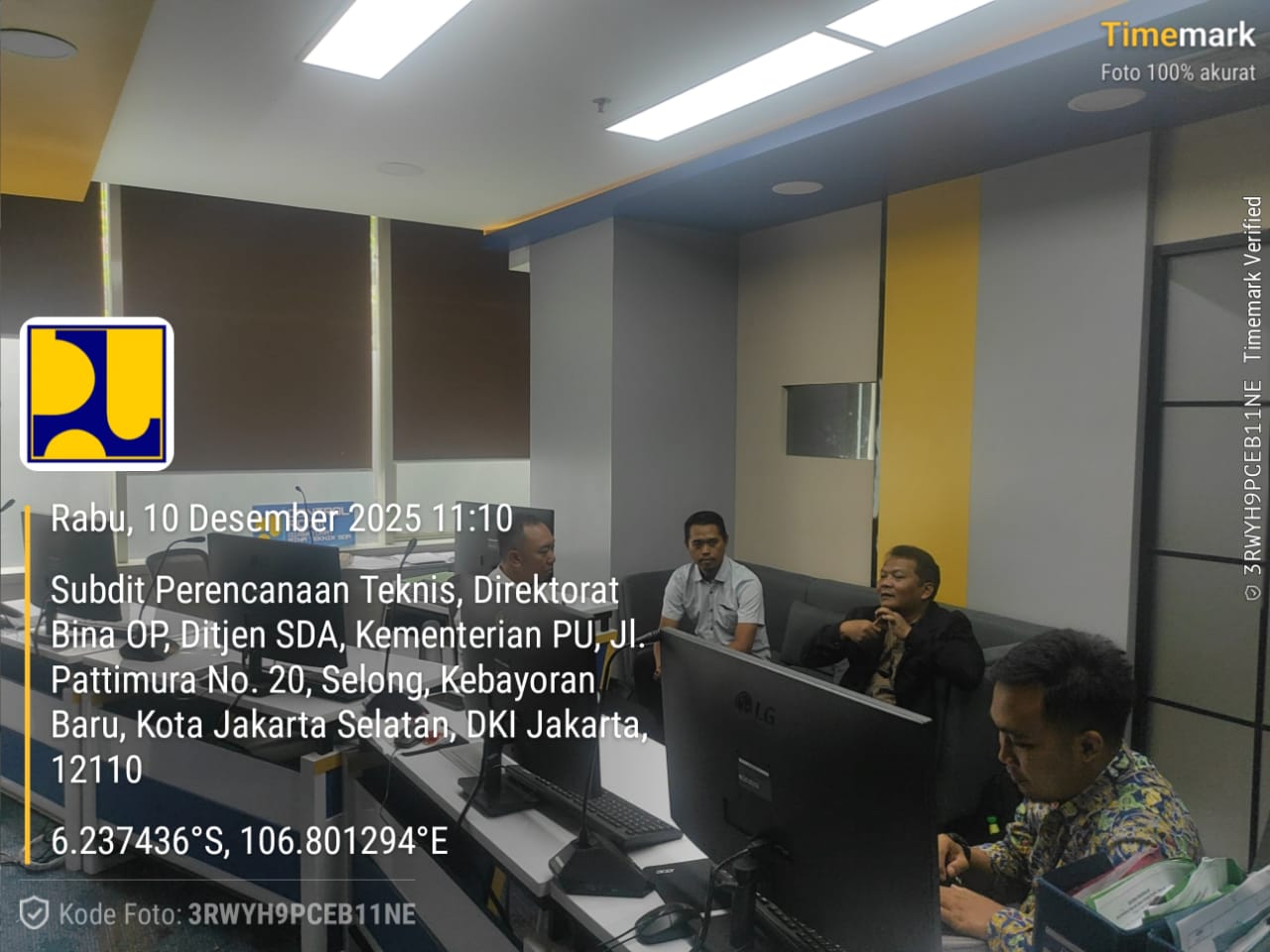 Kordinasi tim cs07 dengan Bintek di ruang Comman Center Bintek